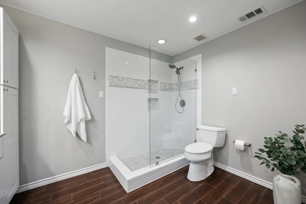 7406 La Manga Drive Dallas, TX 75248