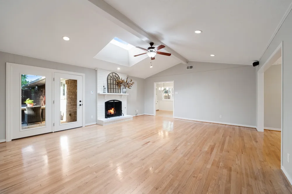7406 La Manga Drive Dallas, TX 75248