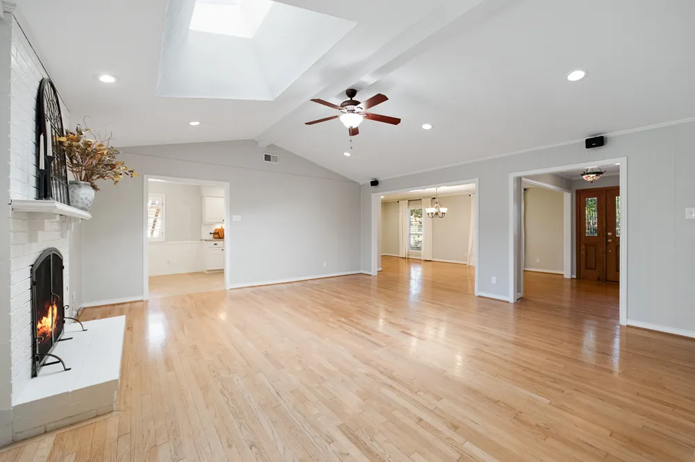 7406 La Manga Drive Dallas, TX 75248