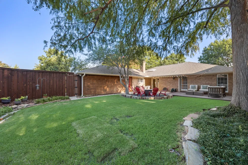 7406 La Manga Drive Dallas, TX 75248