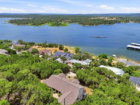 6103 Lakeshore Drive