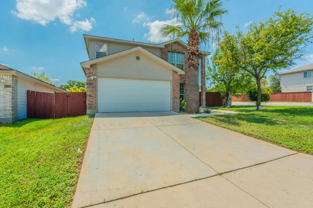 1339 Diamond Bluff San Antonio, TX 78251