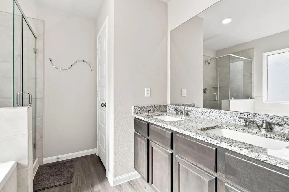 922 Luke Darrell Drive Rosharon, TX 77583