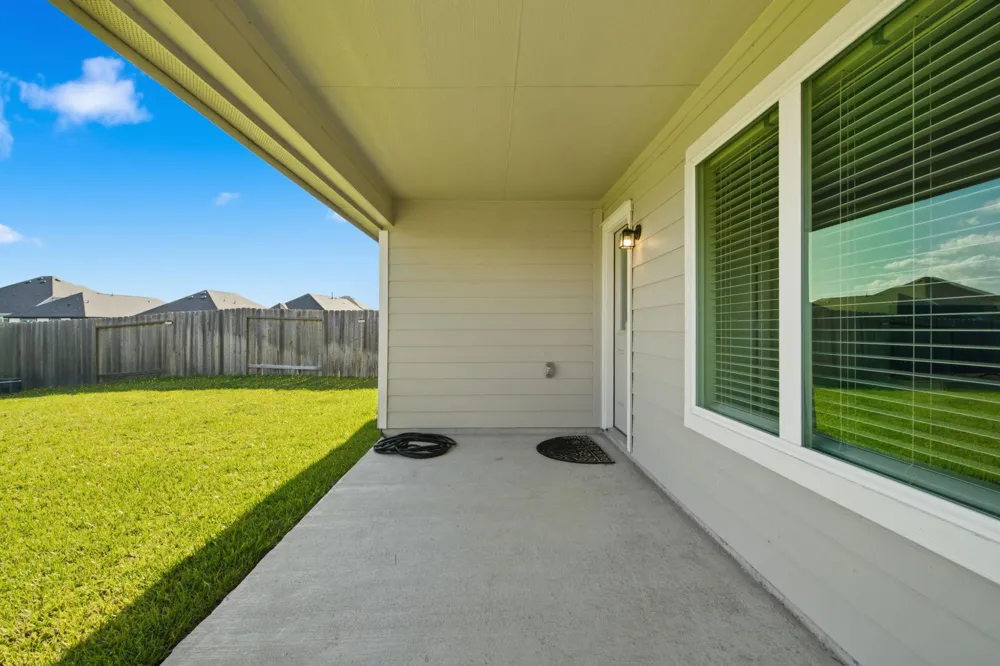 922 Luke Darrell Drive Rosharon, TX 77583