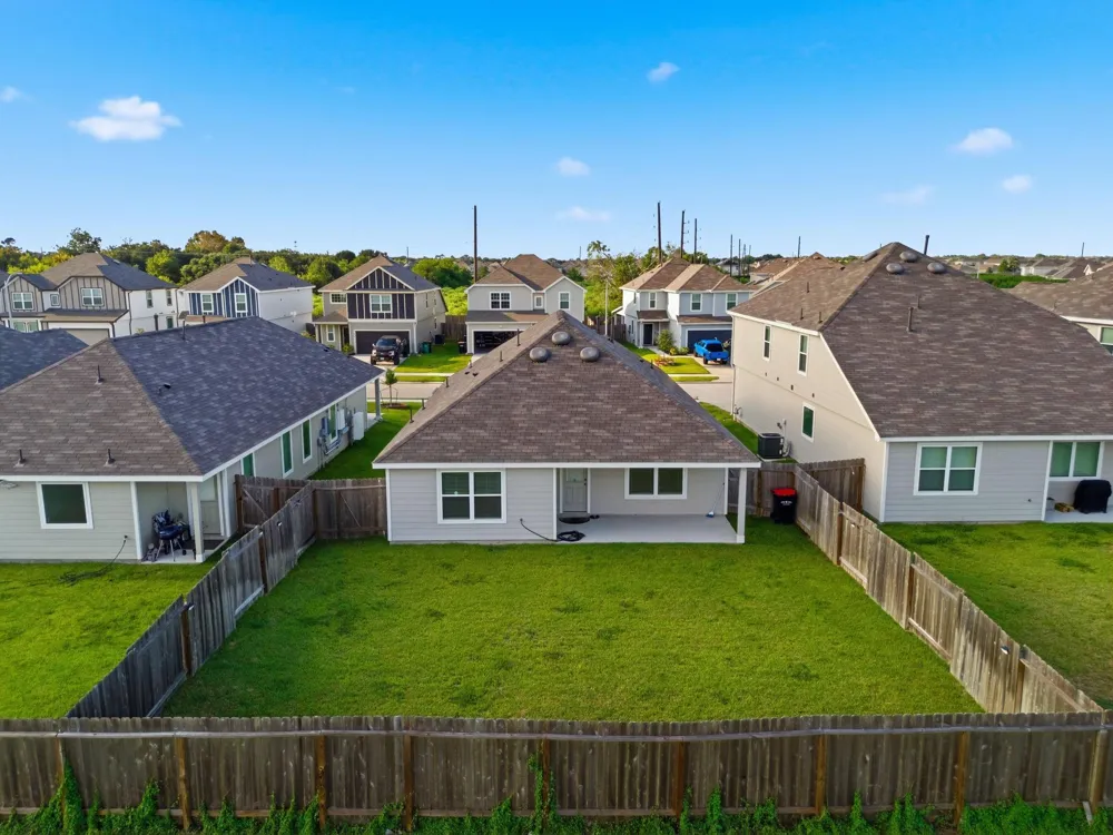 922 Luke Darrell Drive Rosharon, TX 77583