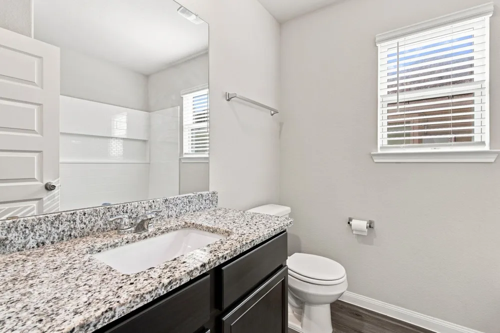 922 Luke Darrell Drive Rosharon, TX 77583