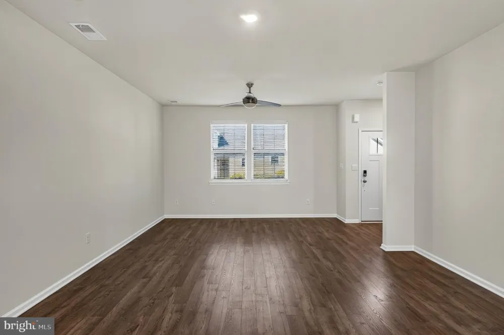 909 STILL WATERS Pennsburg, PA 18073