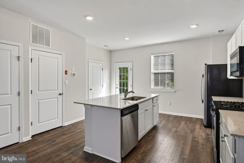 909 STILL WATERS Pennsburg, PA 18073