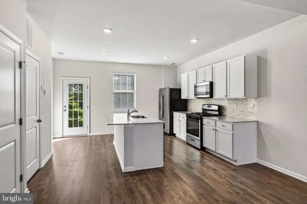 909 STILL WATERS Pennsburg, PA 18073