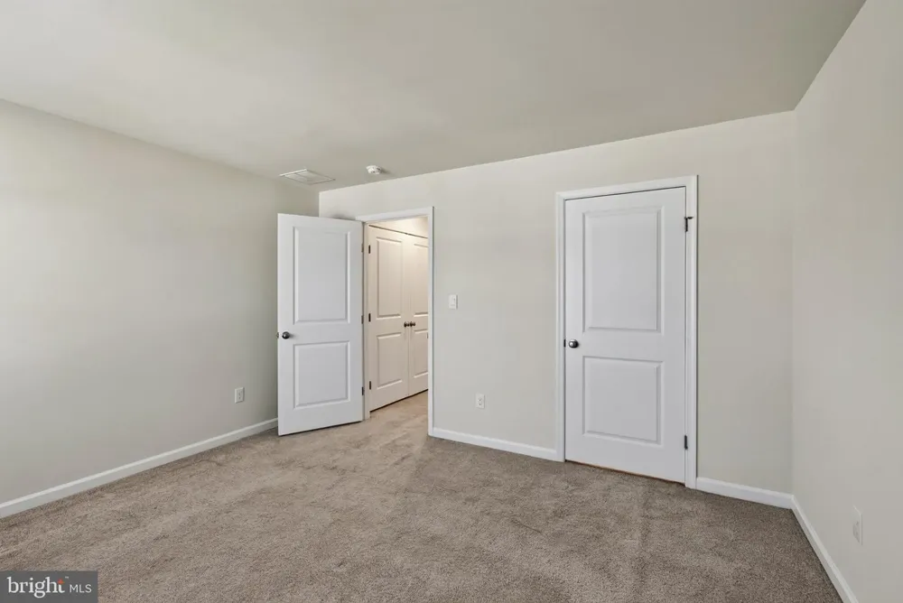 909 STILL WATERS Pennsburg, PA 18073