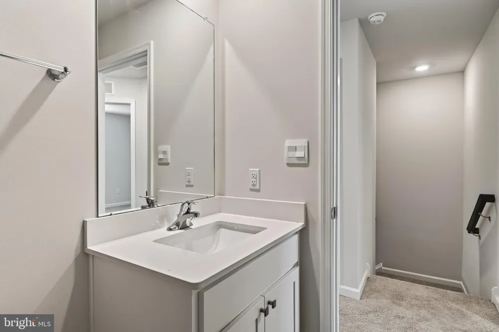 909 STILL WATERS Pennsburg, PA 18073