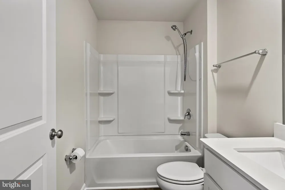 909 STILL WATERS Pennsburg, PA 18073