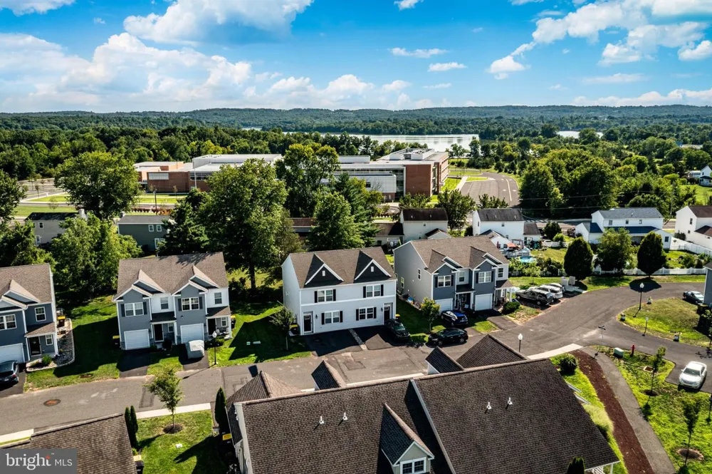 909 STILL WATERS Pennsburg, PA 18073