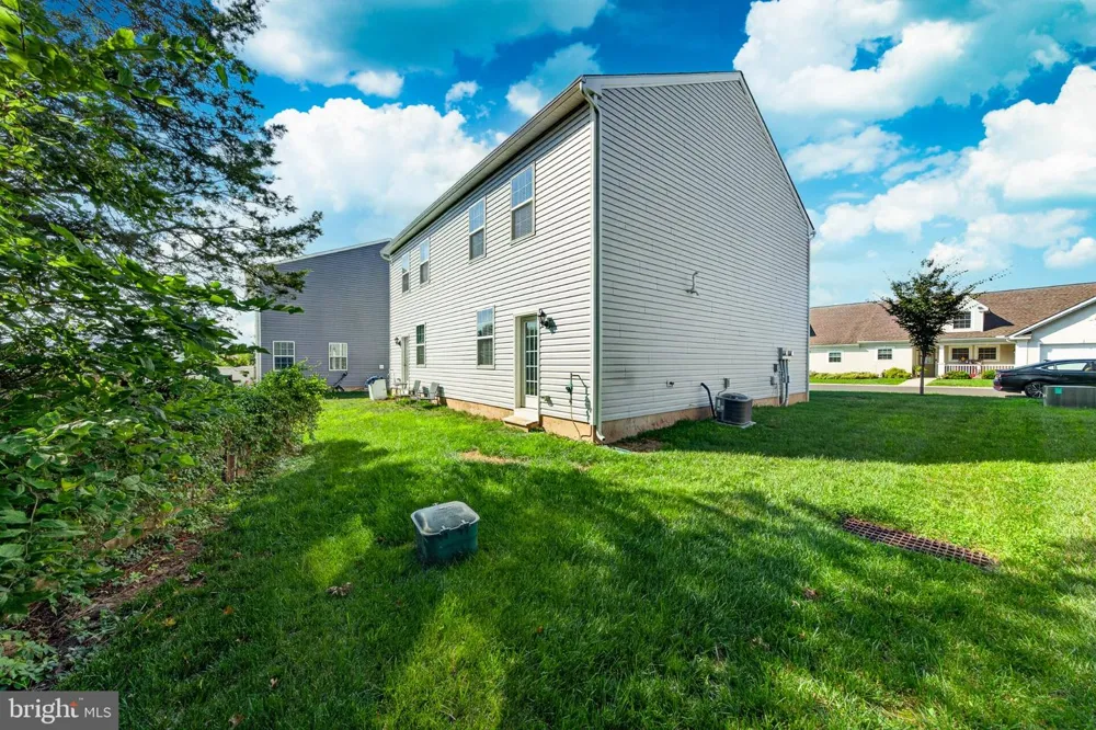 909 STILL WATERS Pennsburg, PA 18073