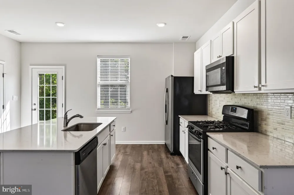909 STILL WATERS Pennsburg, PA 18073