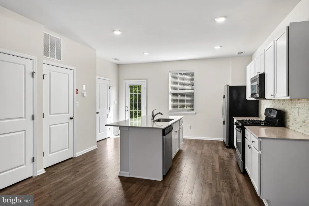 909 STILL WATERS Pennsburg, PA 18073