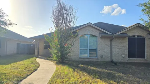 913 Crepe Myrtle Street