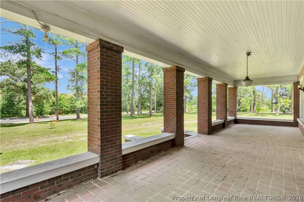 2740 Nc Highway 71 Maxton, NC 28364
