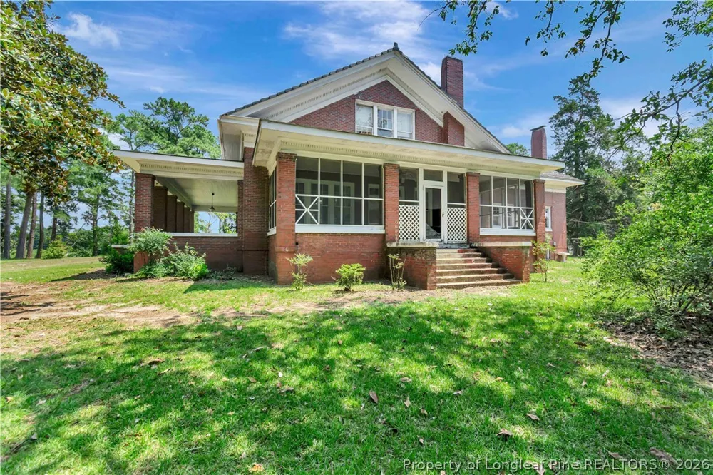 2740 Nc Highway 71 Maxton, NC 28364