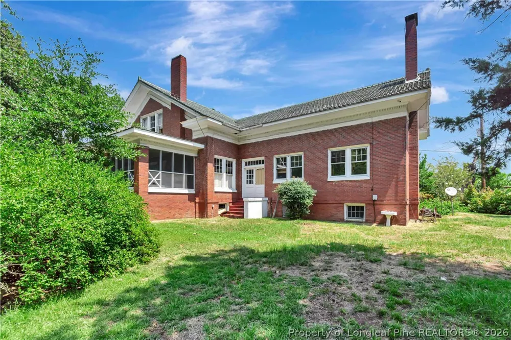 2740 Nc Highway 71 Maxton, NC 28364