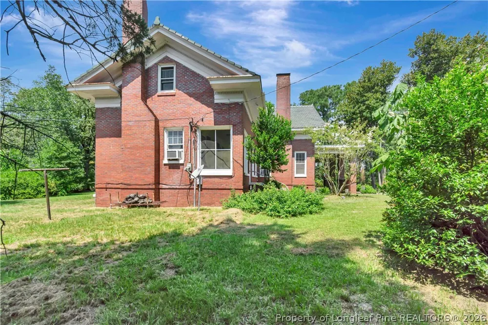 2740 Nc Highway 71 Maxton, NC 28364
