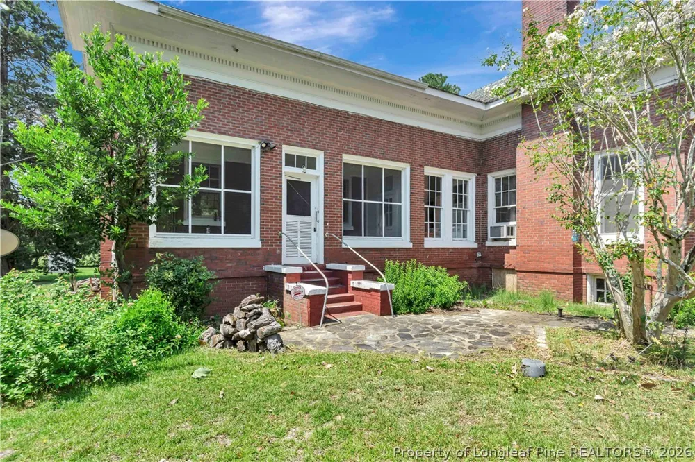 2740 Nc Highway 71 Maxton, NC 28364