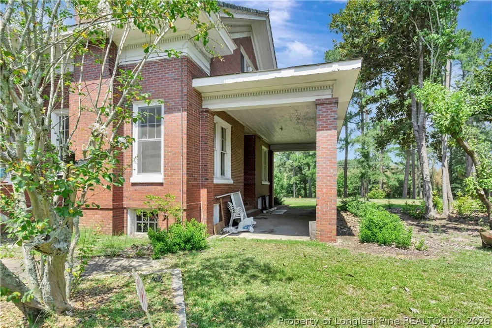 2740 Nc Highway 71 Maxton, NC 28364