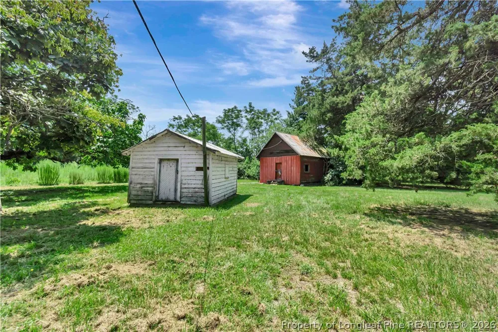 2740 Nc Highway 71 Maxton, NC 28364