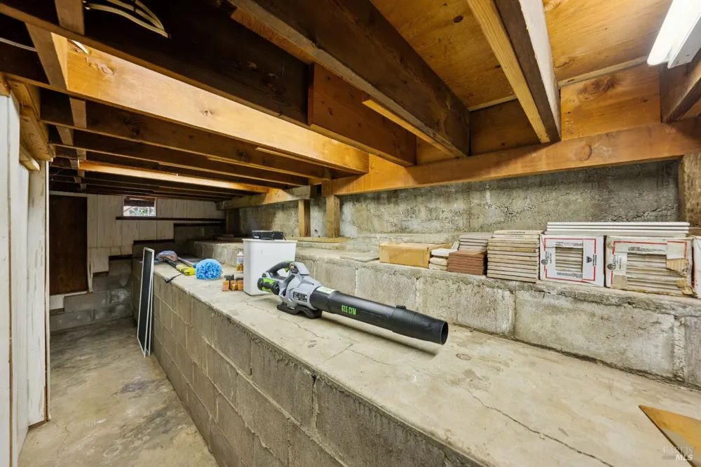 160 Piedmont Court Larkspur, CA 94939
