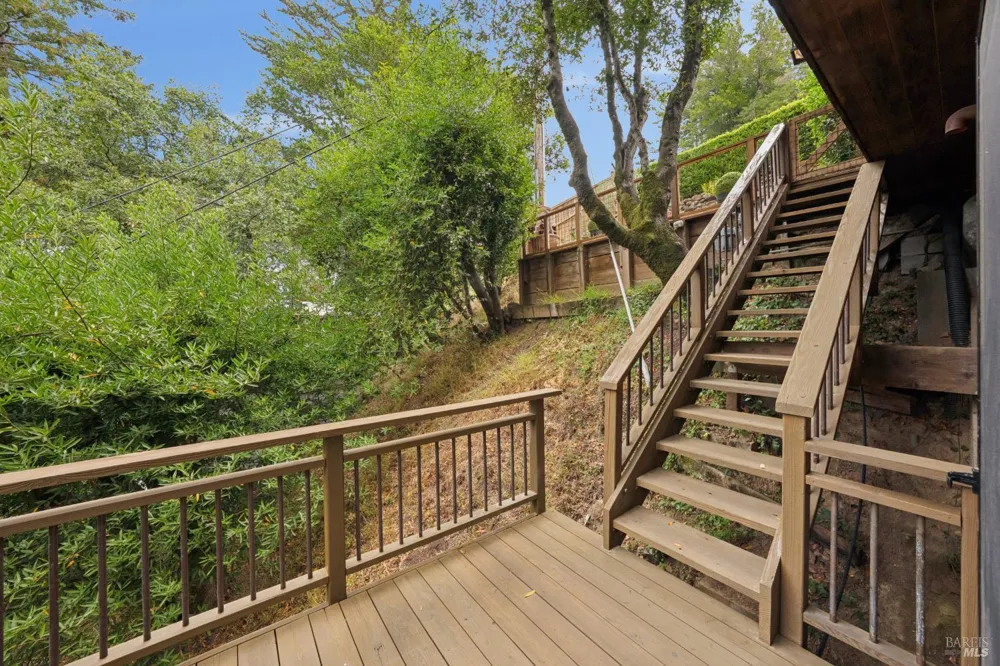 160 Piedmont Court Larkspur, CA 94939