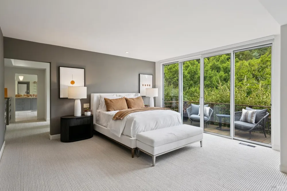 160 Piedmont Court Larkspur, CA 94939