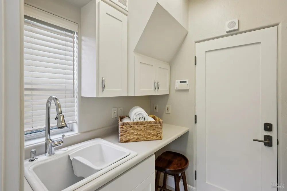 160 Piedmont Court Larkspur, CA 94939