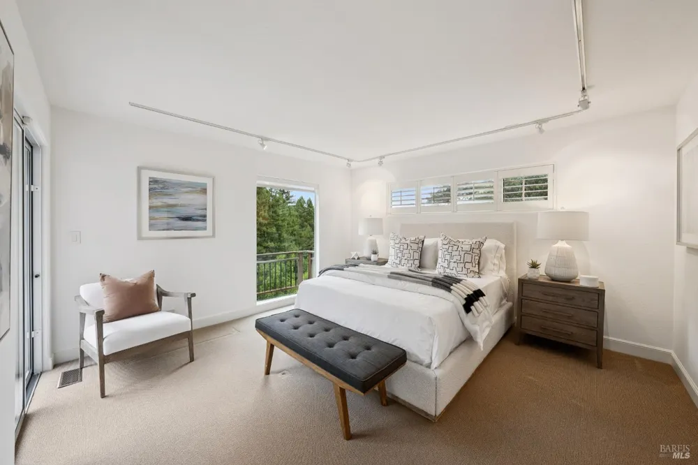 160 Piedmont Court Larkspur, CA 94939