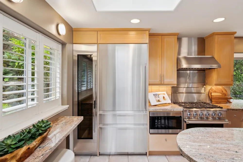 160 Piedmont Court Larkspur, CA 94939