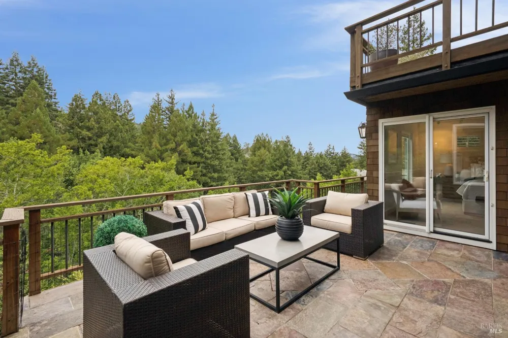 160 Piedmont Court Larkspur, CA 94939