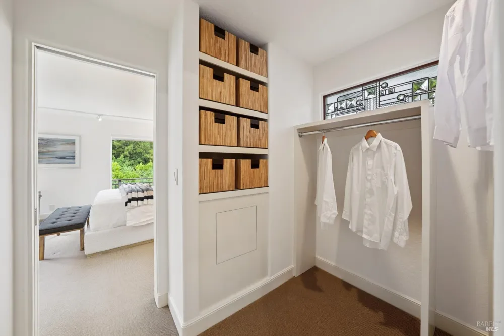 160 Piedmont Court Larkspur, CA 94939