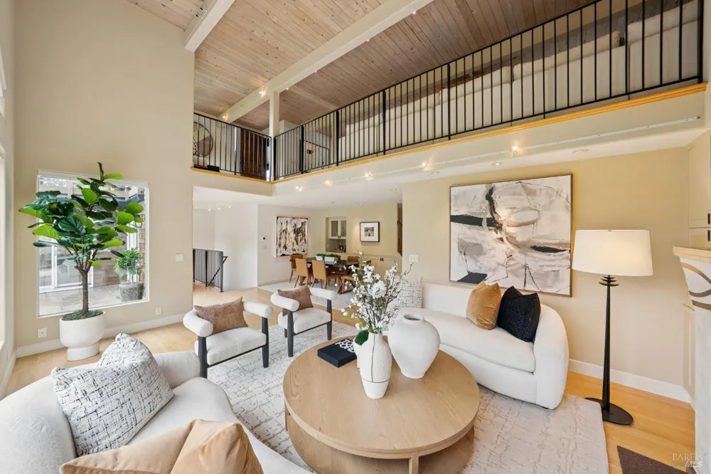 160 Piedmont Court Larkspur, CA 94939