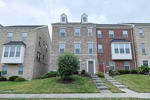 9558 Cobblestone Walk