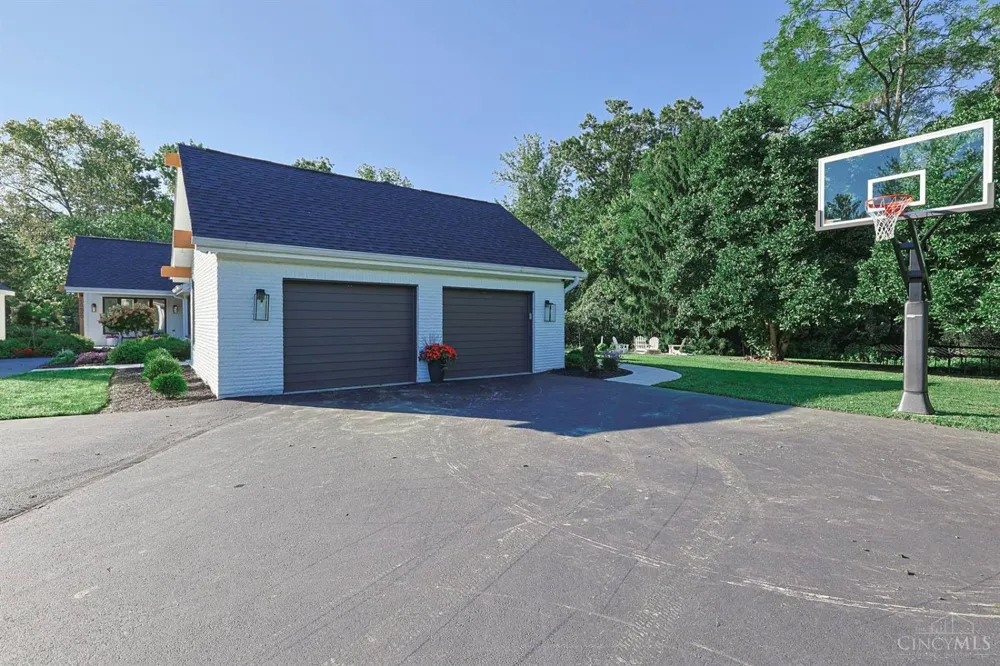 10600 Indian Woods Drive Montgomery, OH 45242