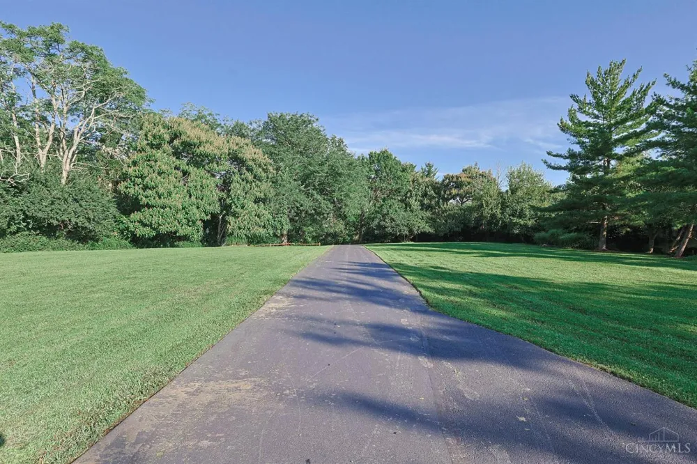 10600 Indian Woods Drive Montgomery, OH 45242
