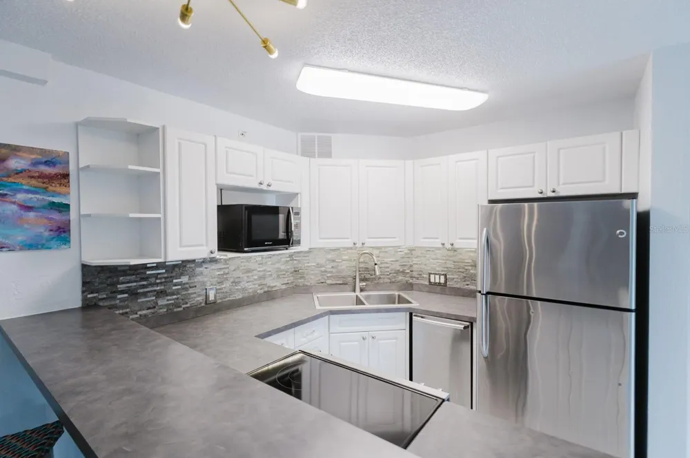 3315 58TH AVENUE S #222 St Petersburg, FL 33712