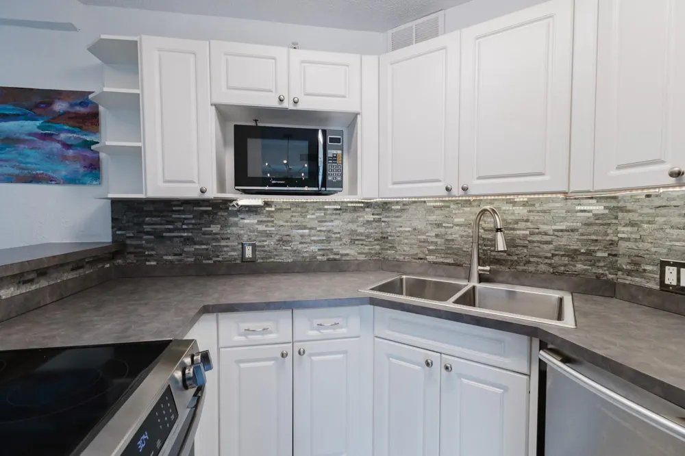 3315 58TH AVENUE S #222 St Petersburg, FL 33712