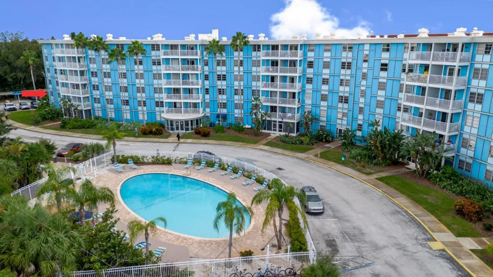 3315 58TH AVENUE S #222 St Petersburg, FL 33712
