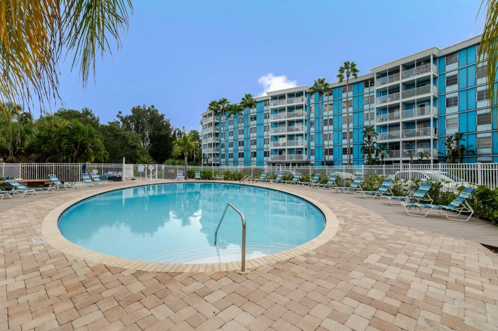 3315 58TH AVENUE S #222 St Petersburg, FL 33712