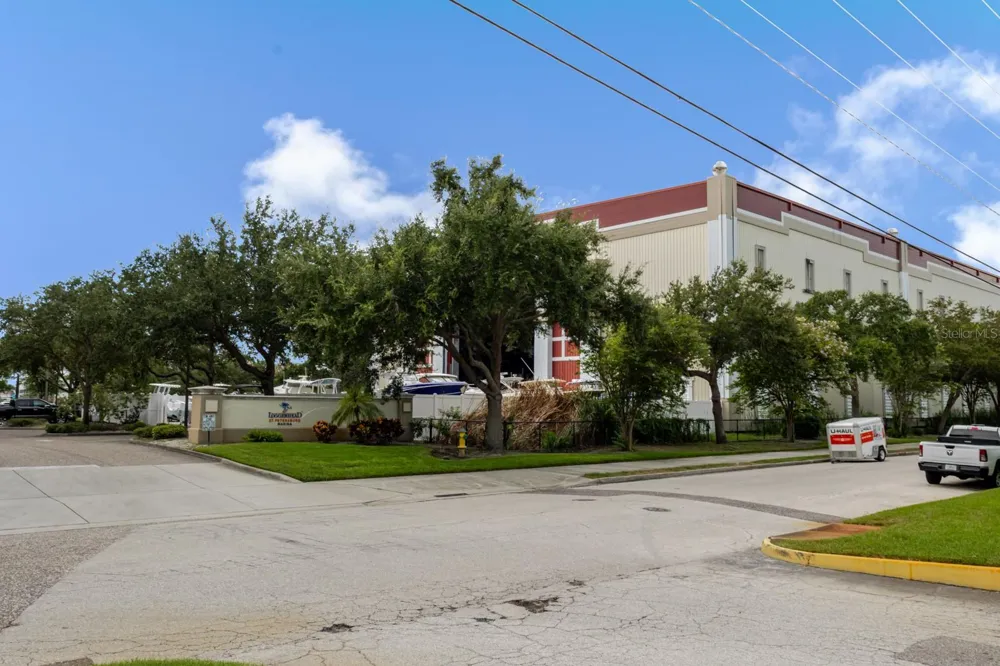 3315 58TH AVENUE S #222 St Petersburg, FL 33712