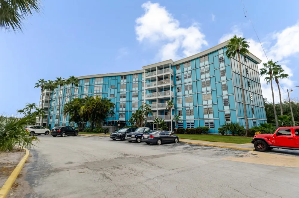 3315 58TH AVENUE S #222 St Petersburg, FL 33712