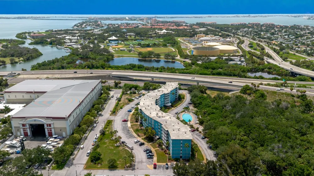 3315 58TH AVENUE S #222 St Petersburg, FL 33712
