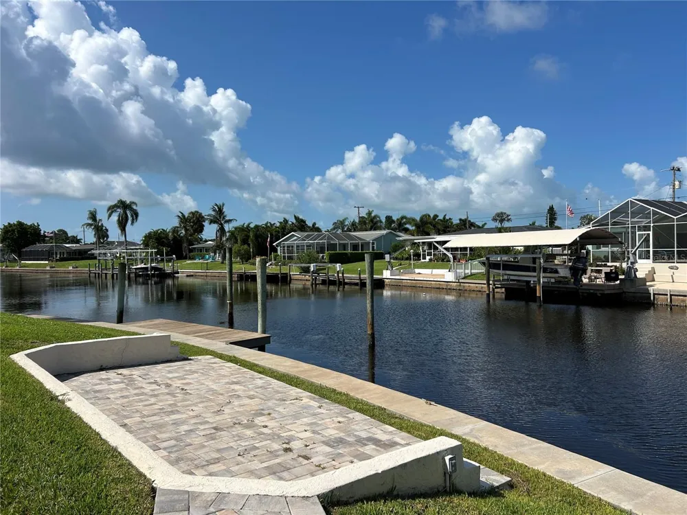 4528 NASSAU ROAD Bradenton, FL 34210