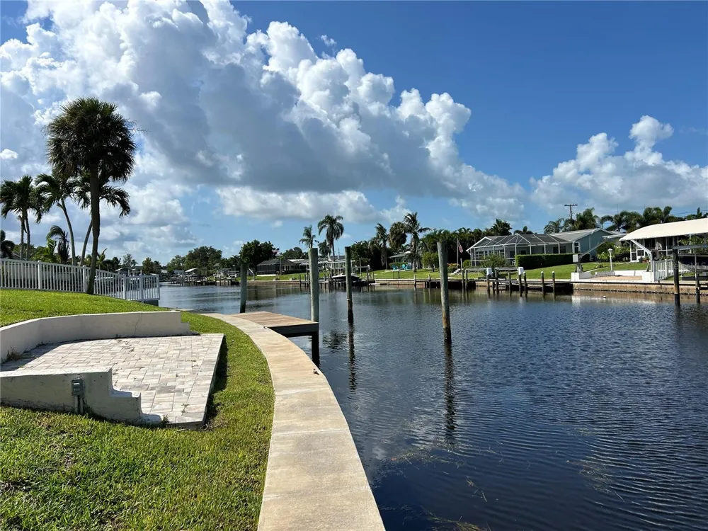 4528 NASSAU ROAD Bradenton, FL 34210