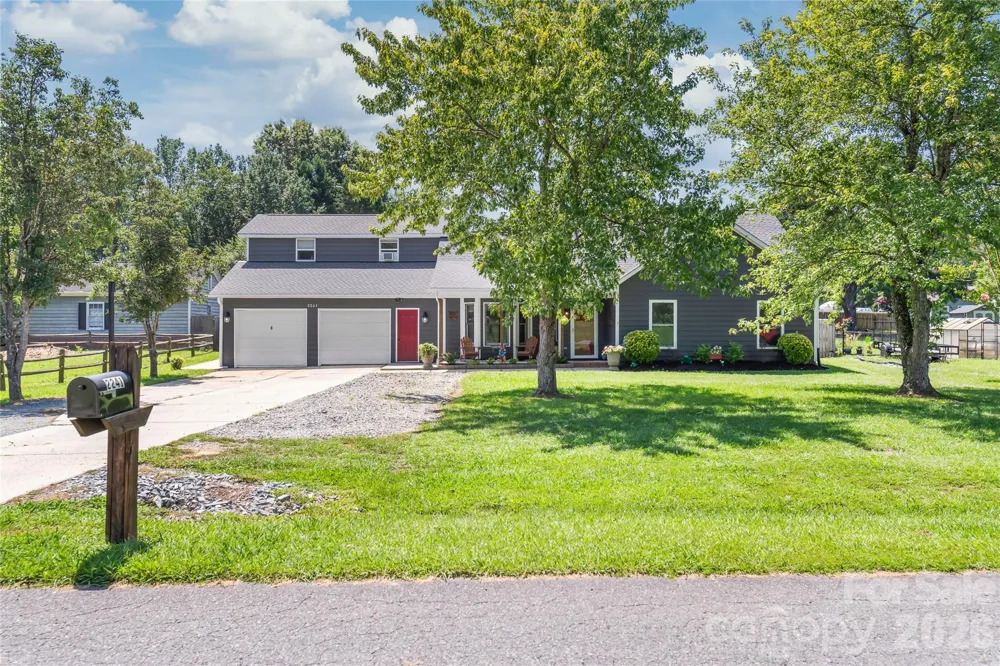 2241 Indian Cross Trail Matthews, NC 28104